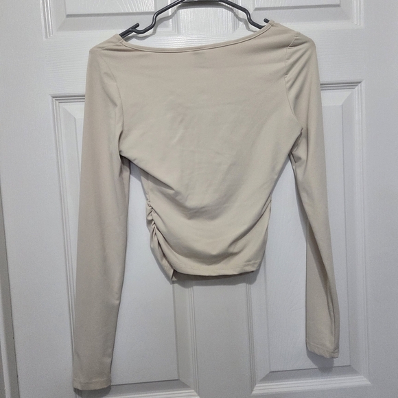 Shein Tall Scoop Neck Ruched Size Long sleeve Beige Cropped Top Size XS - Picture 7 of 9